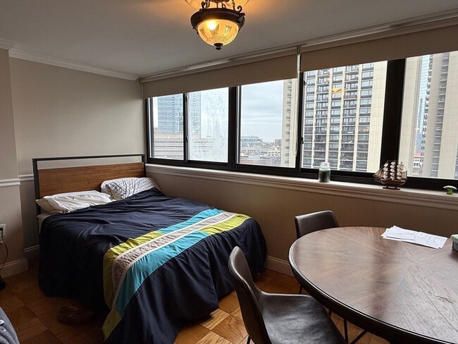 Building Photo - 2 Hawthorne Pl