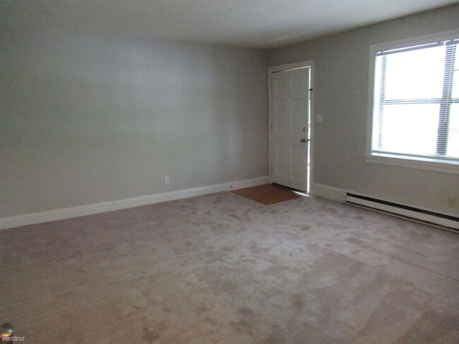 Building Photo - 2 br, 1 bath  - Hunting Ridge Apartments
