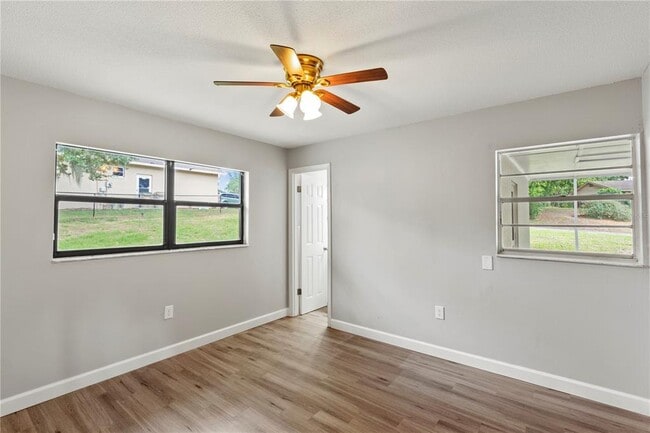 Building Photo - 36124 E Spring Lake Blvd