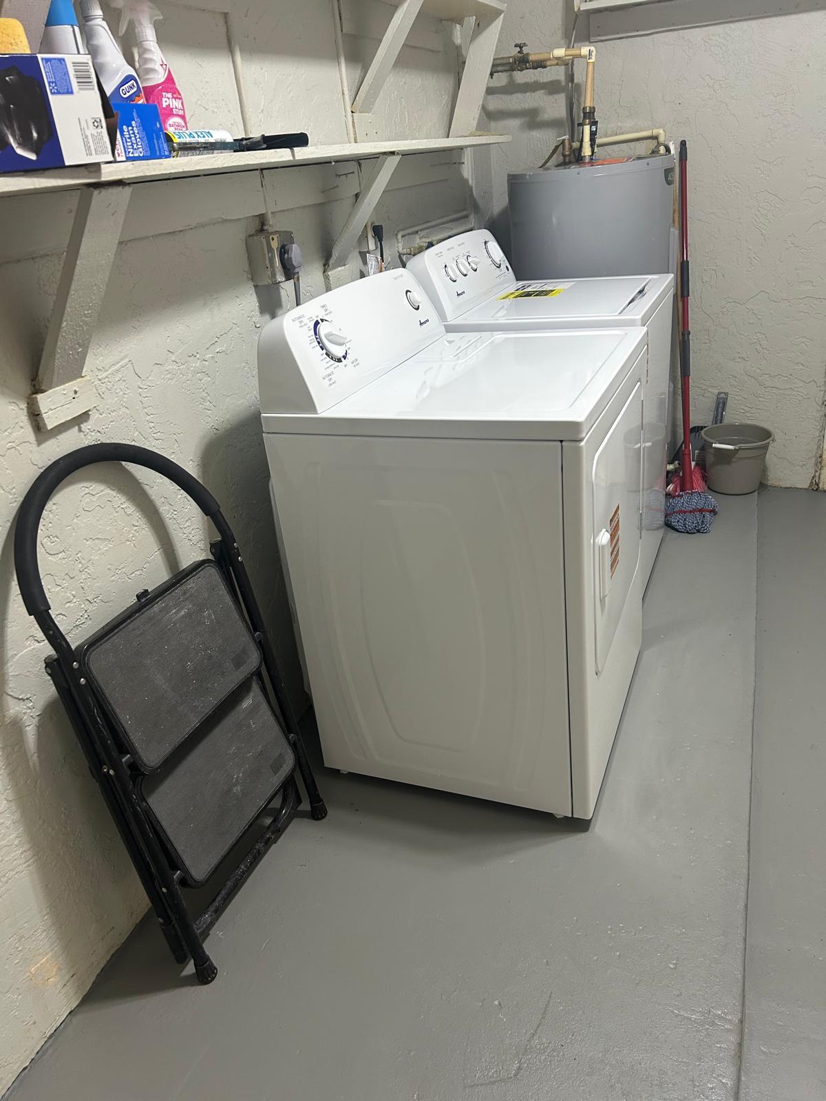 Building Photo - 6135 Markland Ave