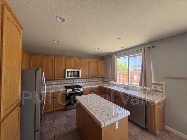 Building Photo - 2044 London Ave