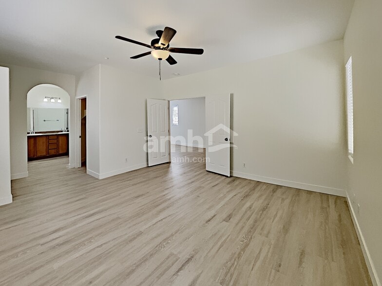 Building Photo - 8928 Cambridge Glen Ct