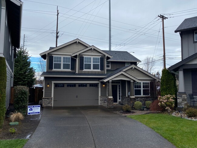 Primary Photo - Spacious & Modern 5 Bedroom 3 Bath Home wi...