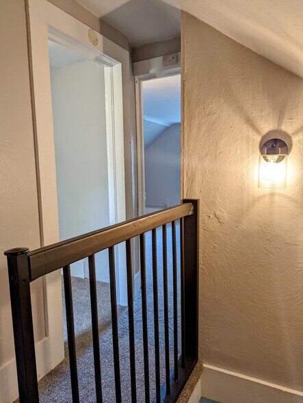 Building Photo - 2242 Dixon St