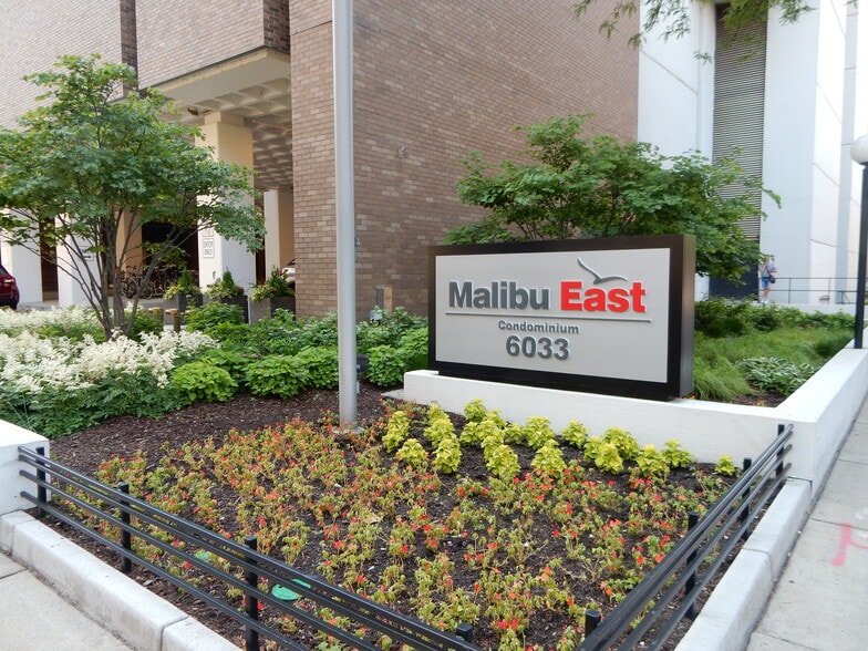 Building Photo - 6033 N Sheridan Rd