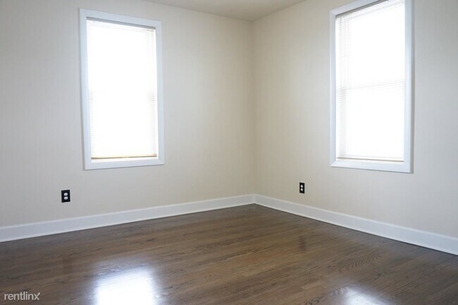 Building Photo - 5204 Leeds Ave