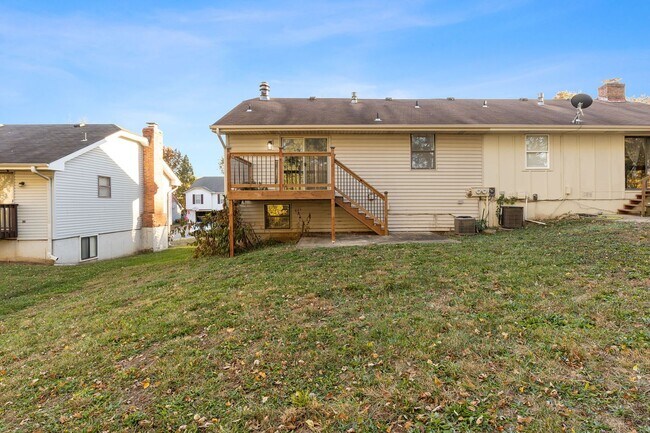 Building Photo - Just Listed! Step into one of the Northlan...