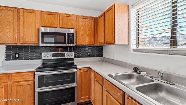 Building Photo - 6428 Buckaroo Loop