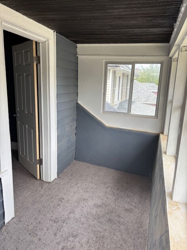 Building Photo - Move in Ready- $1495.00