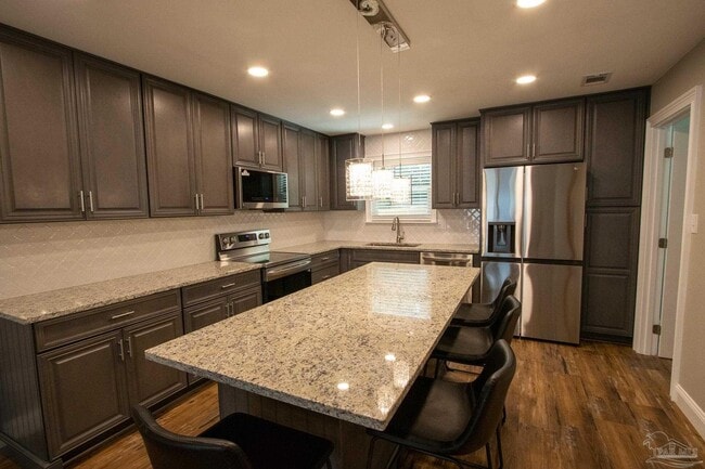 Building Photo - 91 Faron Cir