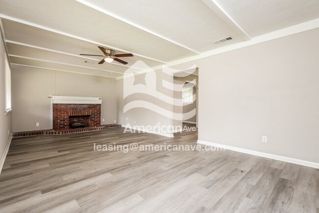 Building Photo - 904 Kirkland Dr