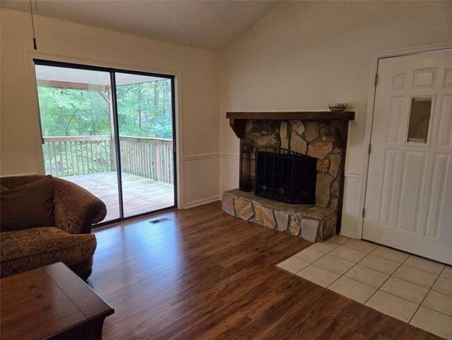 Building Photo - 984 Overlook Dr