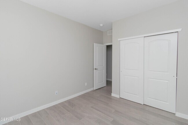 Building Photo - 10608 Hidden Palm Pl