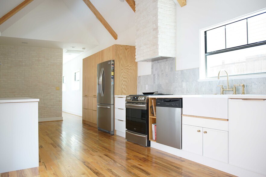 Building Photo - 5311 Leeland St
