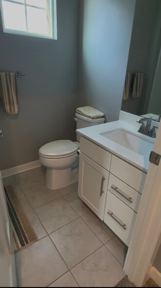 Building Photo - 310 Helenium Dr