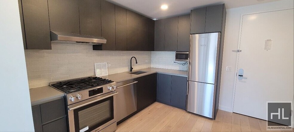 Building Photo - NORTHERN BOULEVARD