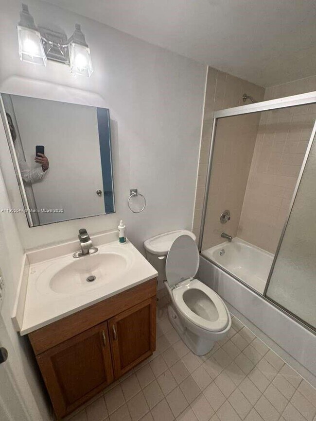 Building Photo - 9140 SW 123rd Ct