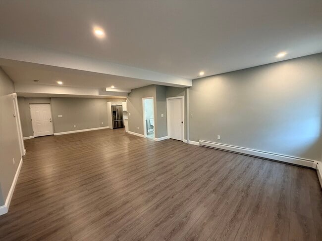 Building Photo - 86 Kendall Ave