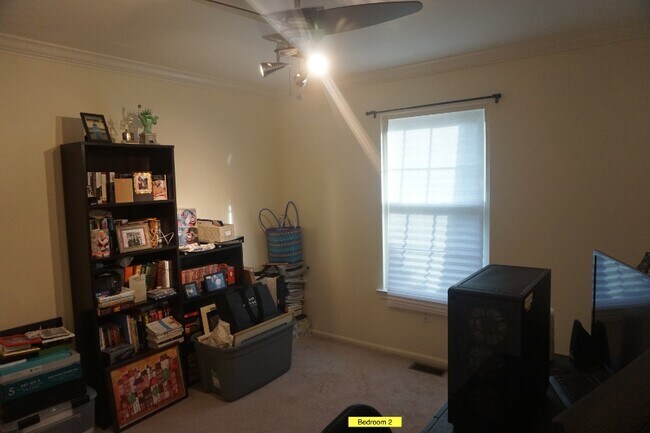 Building Photo - 10 Carlyle Ct