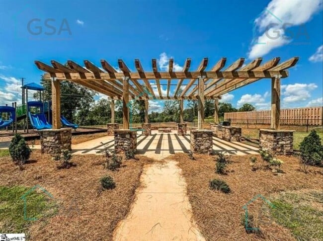 Building Photo - 3 Bedroom 2 Bath Lyman, SC 29365 Available...