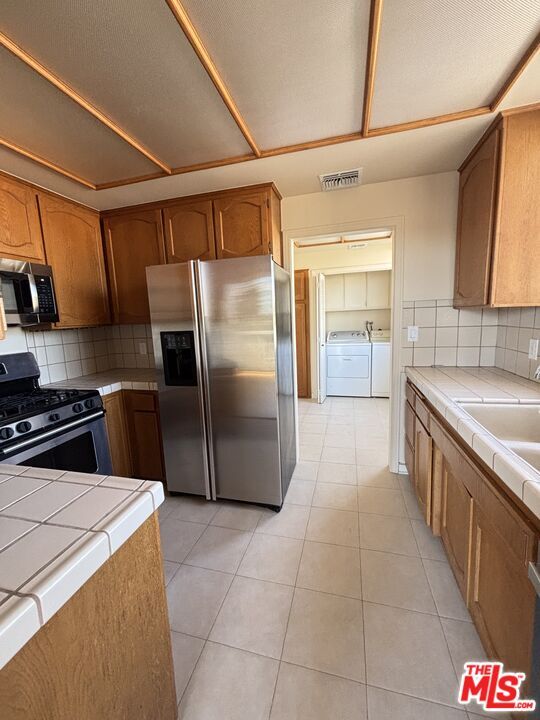 Building Photo - 10465 Eastborne Ave