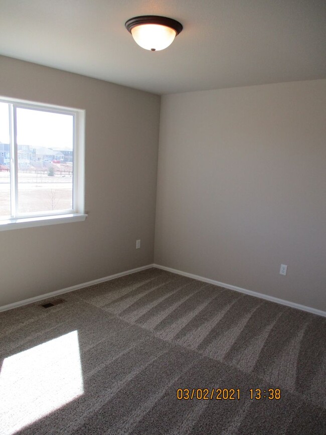Building Photo - 4 Bed, 2.5 Bath - 2 Story Home in Windsor'...