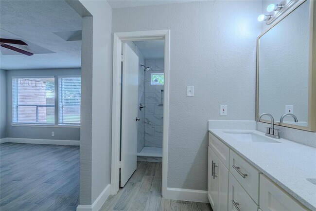 Building Photo - 6507 Desert Rose Ln