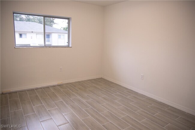 Building Photo - 2385 Naples Trace Cir