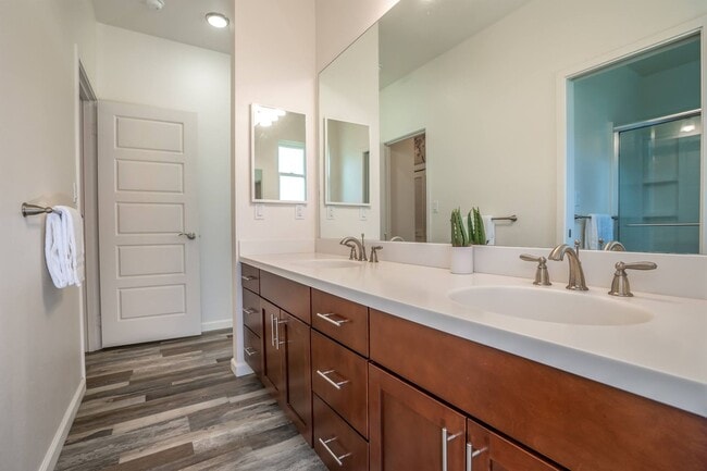 Building Photo - Beautiful Designed Spacious 3 bed/2.5 Bath Home at Kehalani with Ocean Views!