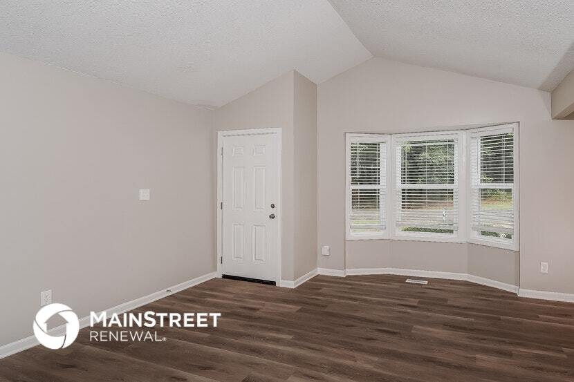 Building Photo - 1729 Tall Oak Cir