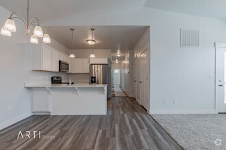 Building Photo - **Stunning 3-Bedroom Condo with Mountain V...