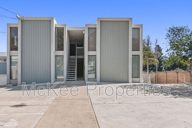 Building Photo - 307 San Elijo St
