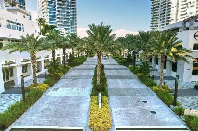 Building Photo - 50 South Pointe Dr