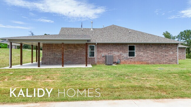 Building Photo - 1686 Salma Rd