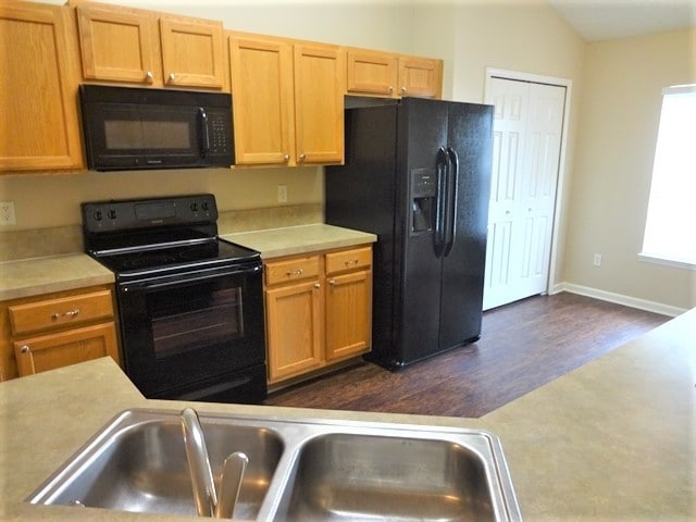 Building Photo - 7701 Westport Bay Dr