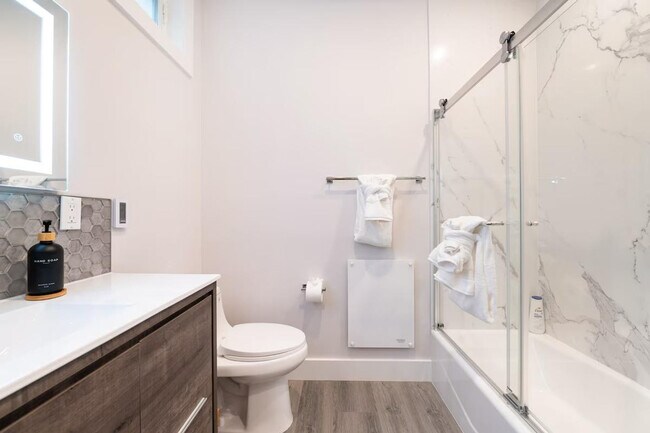 Building Photo - 3012 Steiner St