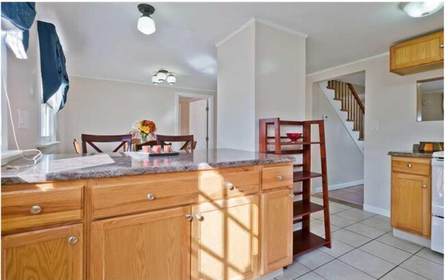 Building Photo - 157 Evans St