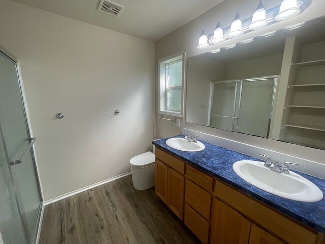 Building Photo - Must See Updated Home!
