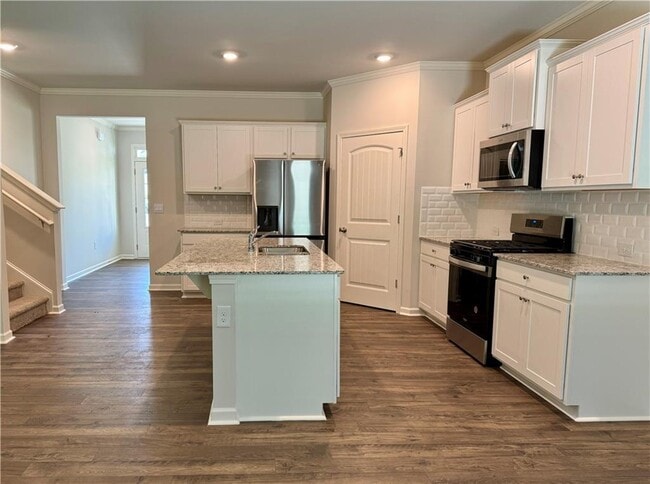 Building Photo - 6 Manor Wy