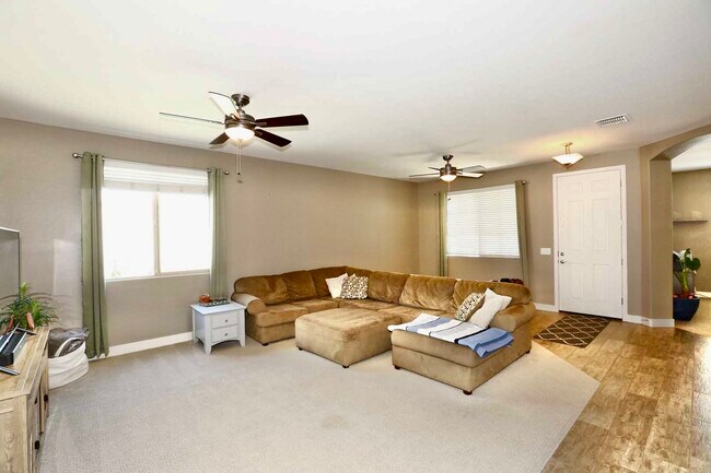 Building Photo - 48 White Oak Ave