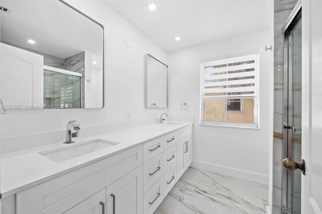 Building Photo - 16920 SW 34th St