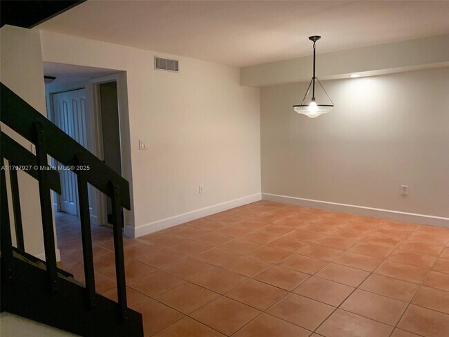 Building Photo - 7655 SW 106th Ave