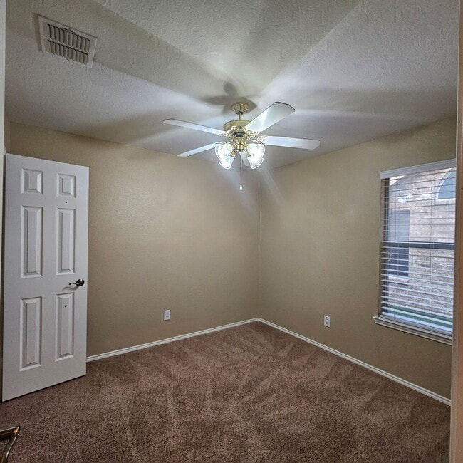 Building Photo - Pine Ridge Estates