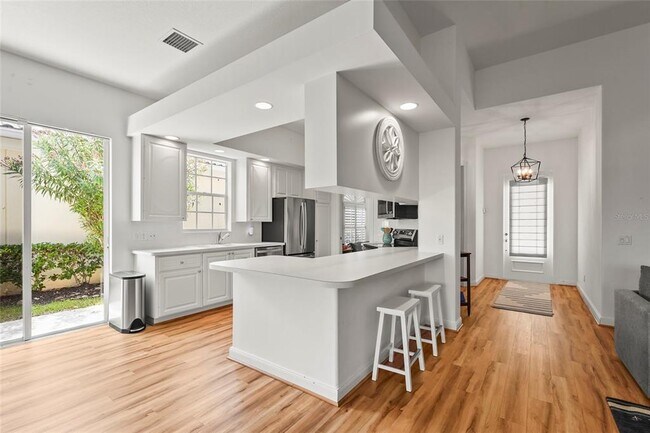 Building Photo - 7716 Uliva Way
