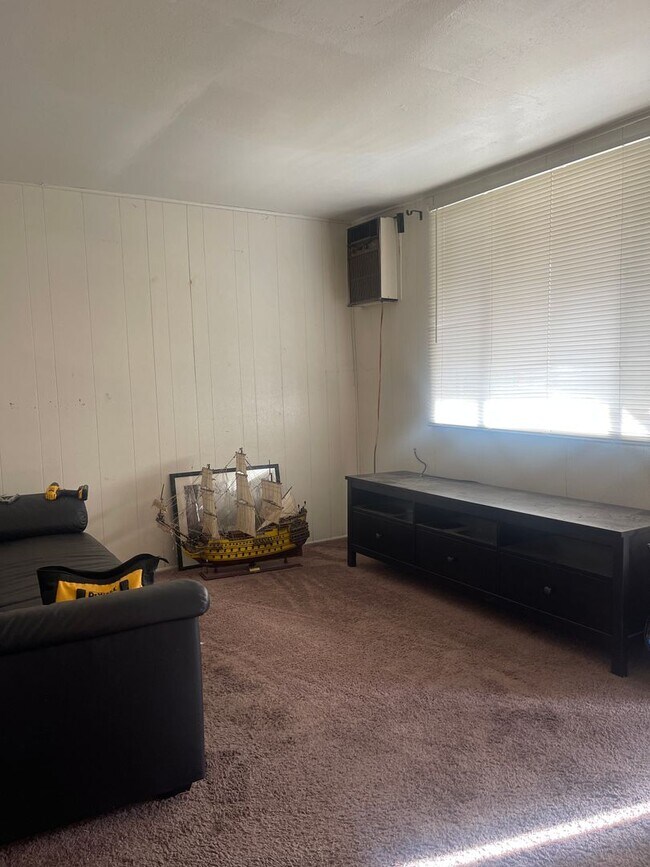Building Photo - Two Bedroom in Golden in a Quiet Complex