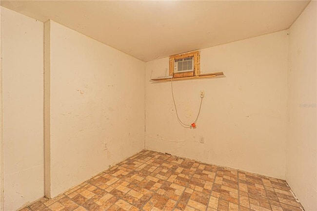 Building Photo - 10704 N Annette Ave