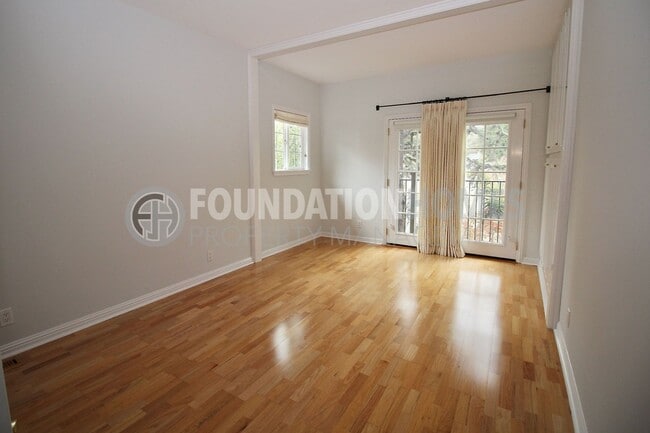 Building Photo - Charming Mill Valley Home with Backyard Office – Prime Boyle Park Location, Just a 5-Minute Walk ...