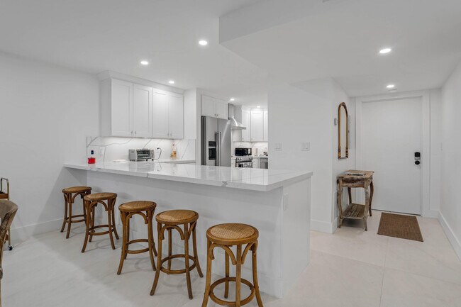 Building Photo - 401 Briny Ave