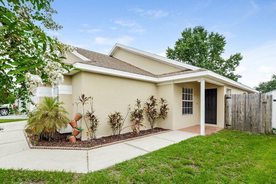 Building Photo - 628 Wechsler Cir