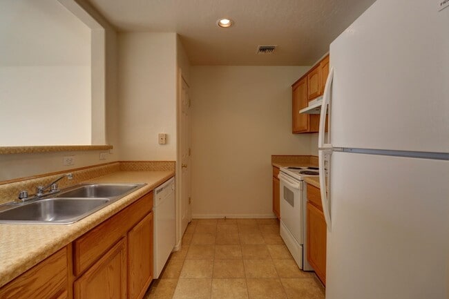 Building Photo - 3881 N Tani Rd